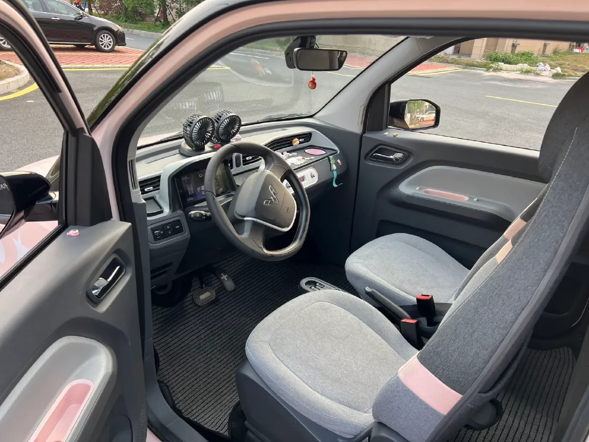 2022 WuLing HongGuang MINI EV BEV 9KWH,autocango,china used car exporter,china ev exporter,chinese used car exporter,chinese used ev exporter