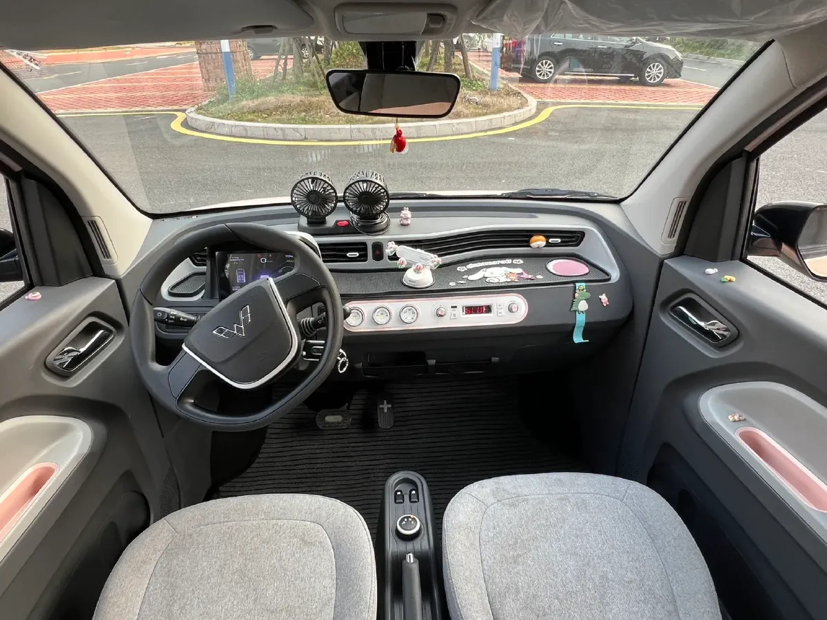 2022 WuLing HongGuang MINI EV BEV 9KWH,autocango,china used car exporter,china ev exporter,chinese used car exporter,chinese used ev exporter