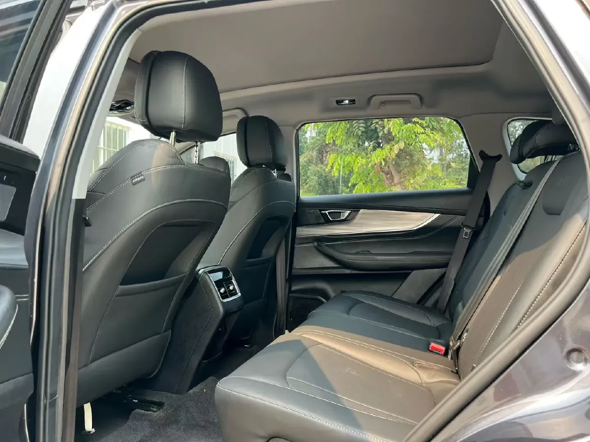 2021 Chery Tiggo 8 Plus 1.6T 197HP L4 7DCT,autocango,china used car exporter,china ev exporter,chinese used car exporter,chinese used ev exporter