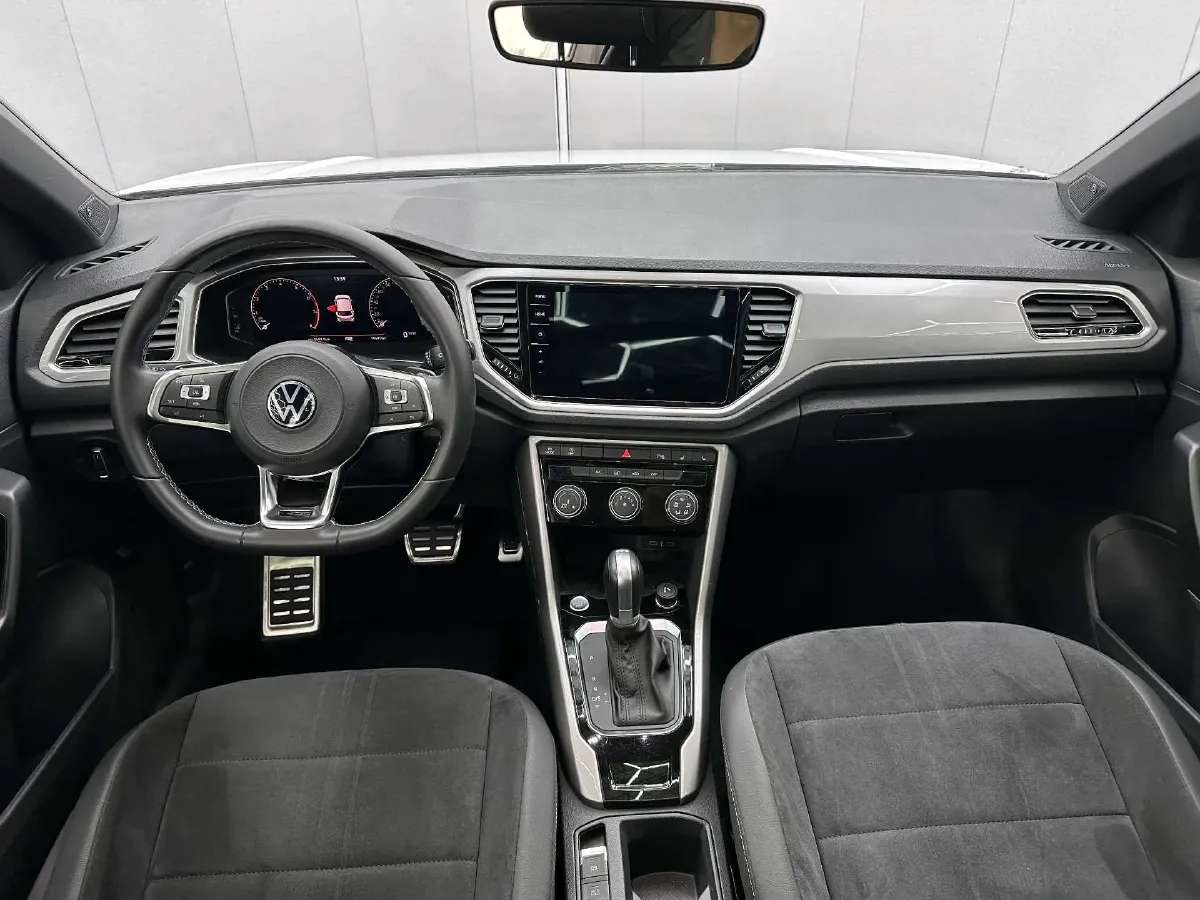 2022 Volkswagen T-Roc 1.4T 150HP L4 7DCT,autocango,china used car exporter,china ev exporter,chinese used car exporter,chinese used ev exporter