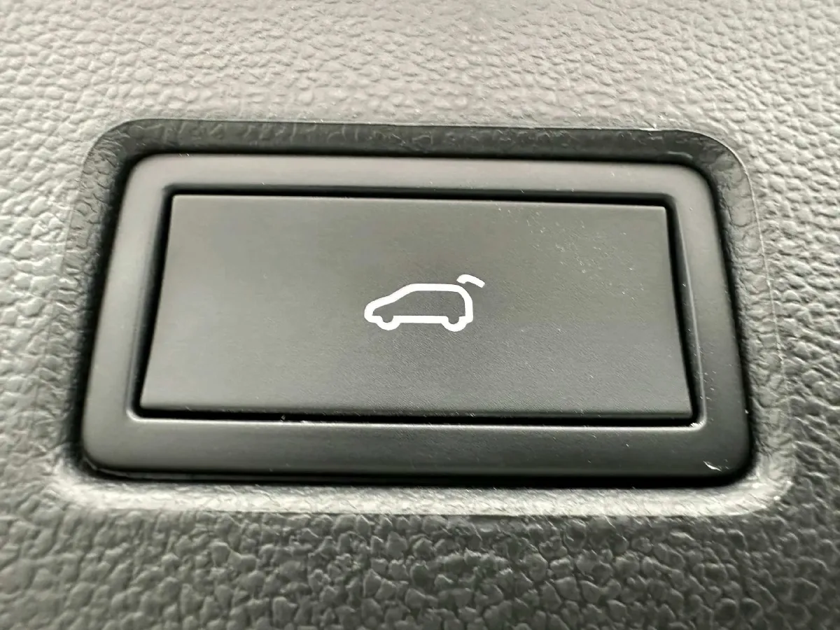 2022 Volkswagen T-Roc 1.4T 150HP L4 7DCT,autocango,china used car exporter,china ev exporter,chinese used car exporter,chinese used ev exporter