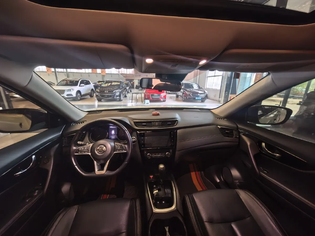 2020 Nissan X-Trail 2.0L 154HP L4 CVT,autocango,china used car exporter,china ev exporter,chinese used car exporter,chinese used ev exporter