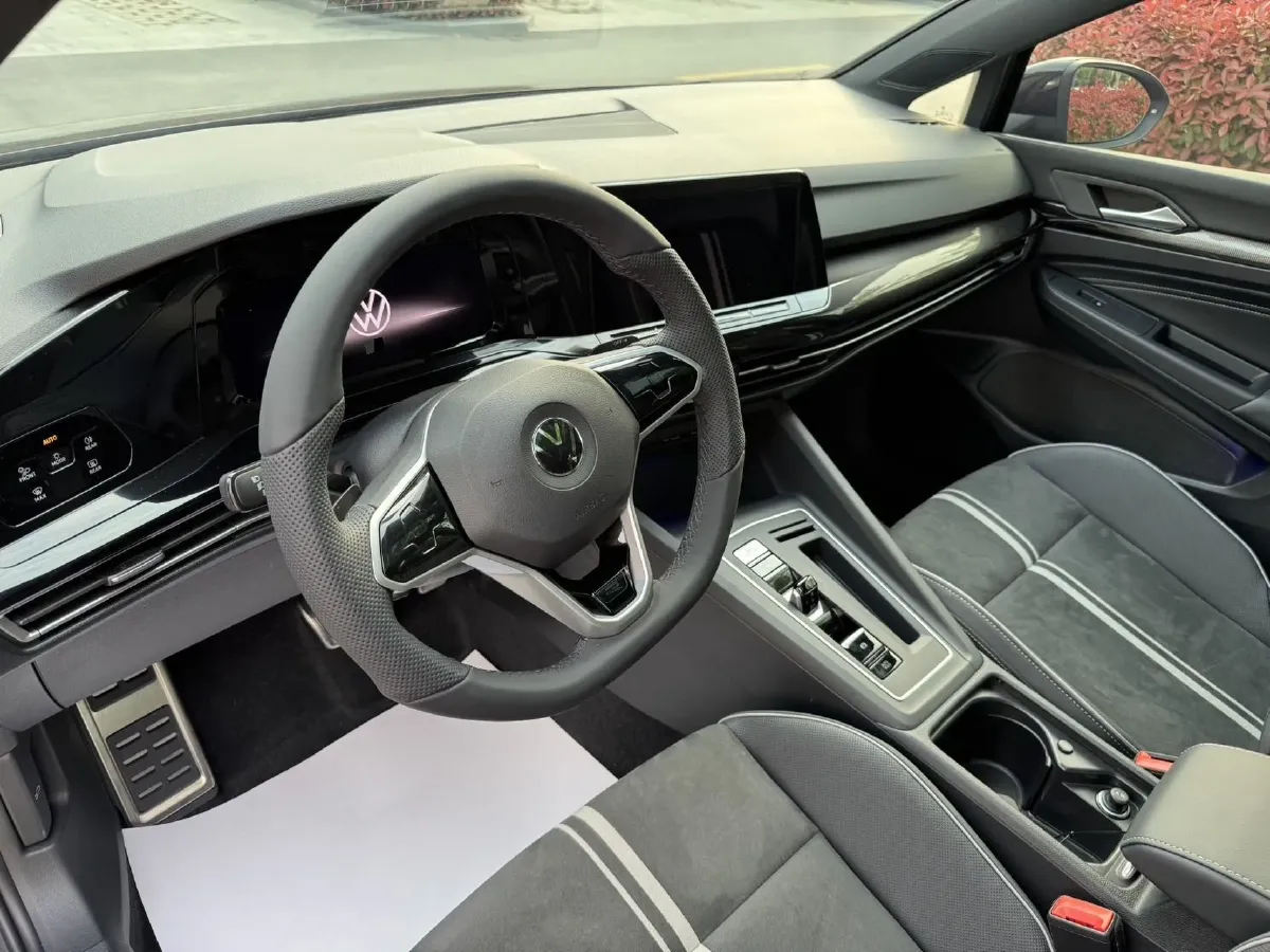 2023 Volkswagen Golf 1.4T 150HP L4 7DCT,autocango,china used car exporter,china ev exporter,chinese used car exporter,chinese used ev exporter