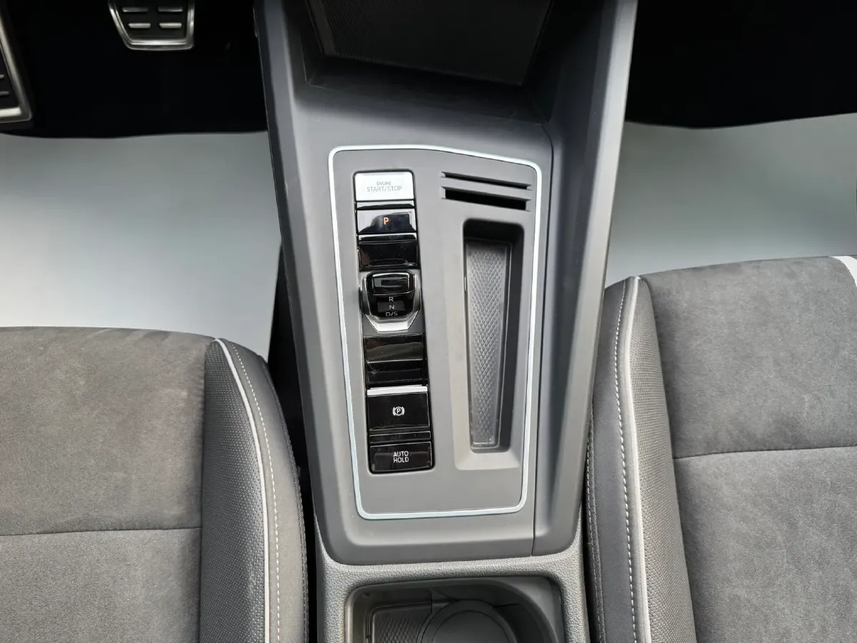 2023 Volkswagen Golf 1.4T 150HP L4 7DCT,autocango,china used car exporter,china ev exporter,chinese used car exporter,chinese used ev exporter