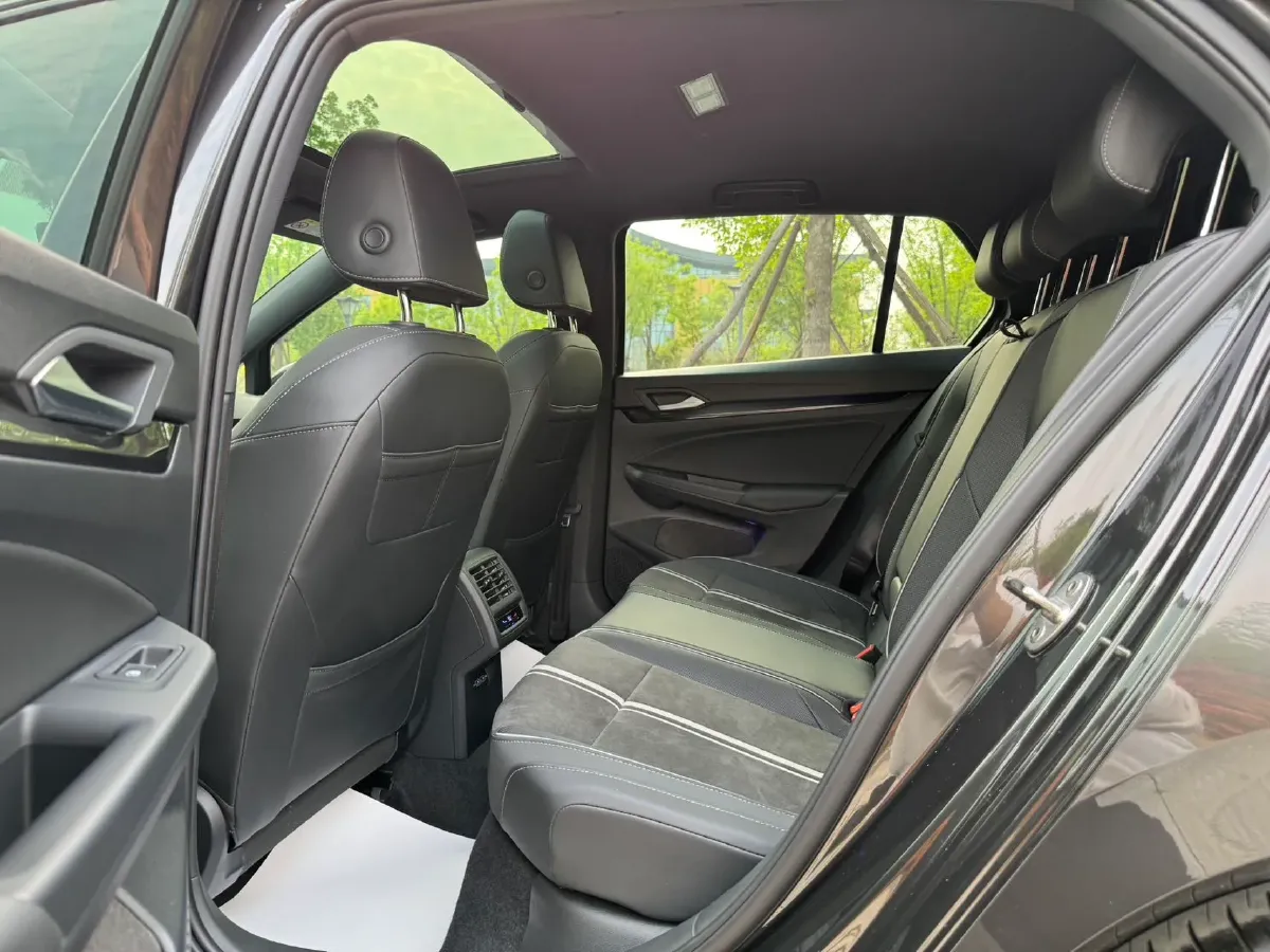 2023 Volkswagen Golf 1.4T 150HP L4 7DCT,autocango,china used car exporter,china ev exporter,chinese used car exporter,chinese used ev exporter