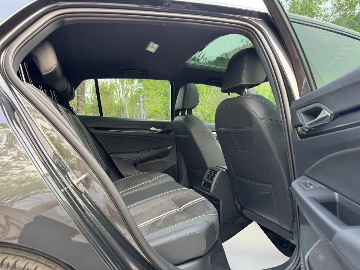 2023 Volkswagen Golf 1.4T 150HP L4 7DCT,autocango,china used car exporter,china ev exporter,chinese used car exporter,chinese used ev exporter