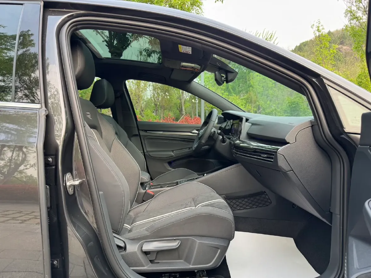 2023 Volkswagen Golf 1.4T 150HP L4 7DCT,autocango,china used car exporter,china ev exporter,chinese used car exporter,chinese used ev exporter