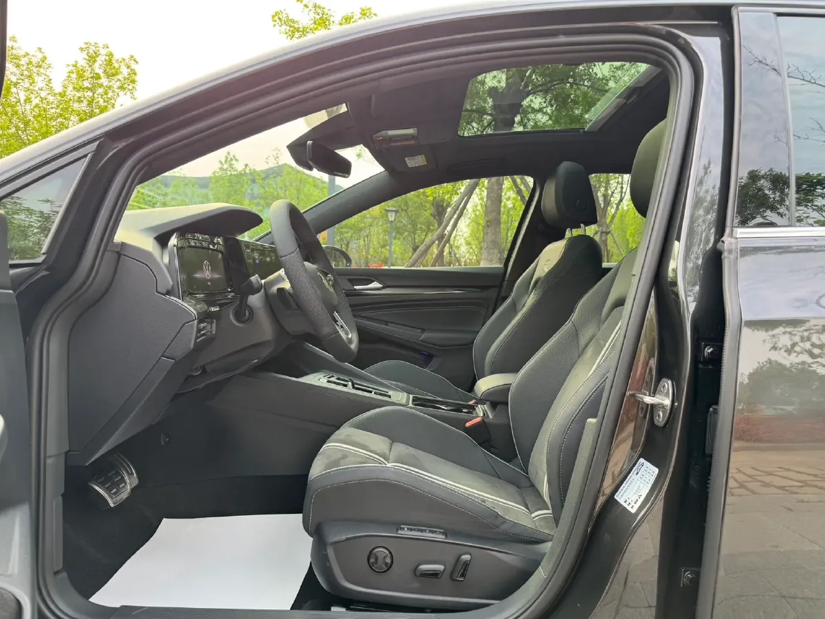 2023 Volkswagen Golf 1.4T 150HP L4 7DCT,autocango,china used car exporter,china ev exporter,chinese used car exporter,chinese used ev exporter