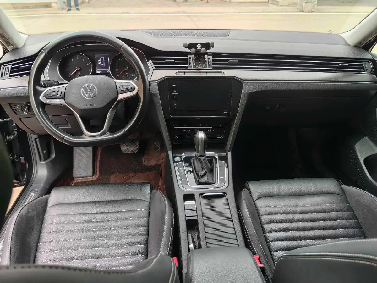 2020 Volkswagen Magotan 2.0T 186HP L4 7DCT,autocango,china used car exporter,china ev exporter,chinese used car exporter,chinese used ev exporter