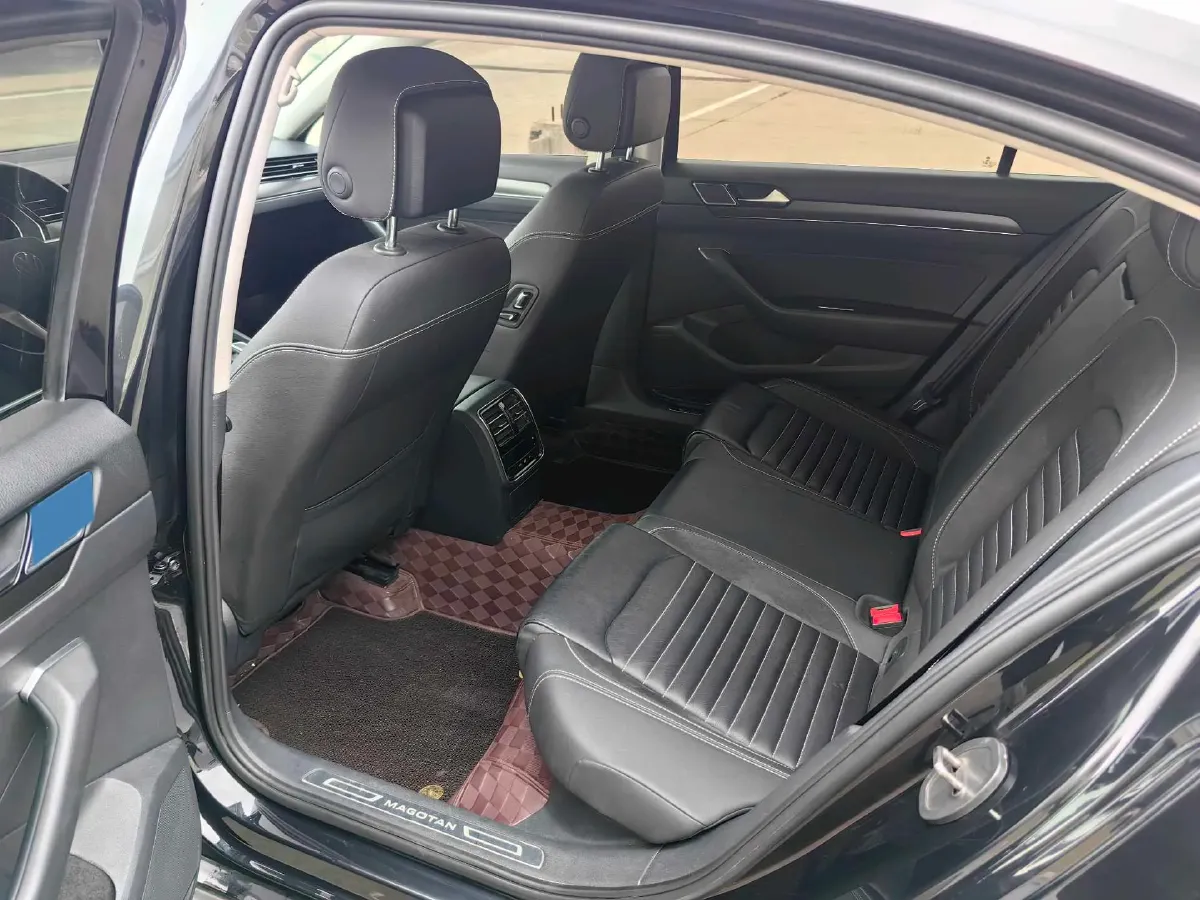 2020 Volkswagen Magotan 2.0T 186HP L4 7DCT,autocango,china used car exporter,china ev exporter,chinese used car exporter,chinese used ev exporter