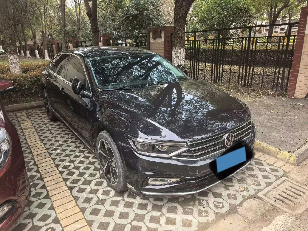 2023 Volkswagen Magotan 2.0T 186HP L4 7DCT,autocango,china used car exporter,china ev exporter,chinese used car exporter,chinese used ev exporter