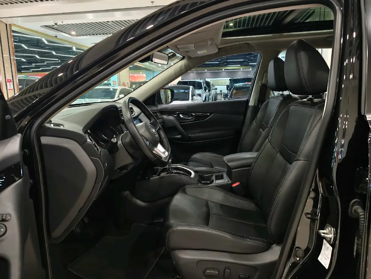 2020 Nissan X-Trail 2.0L 154HP L4 CVT,autocango,china used car exporter,china ev exporter,chinese used car exporter,chinese used ev exporter