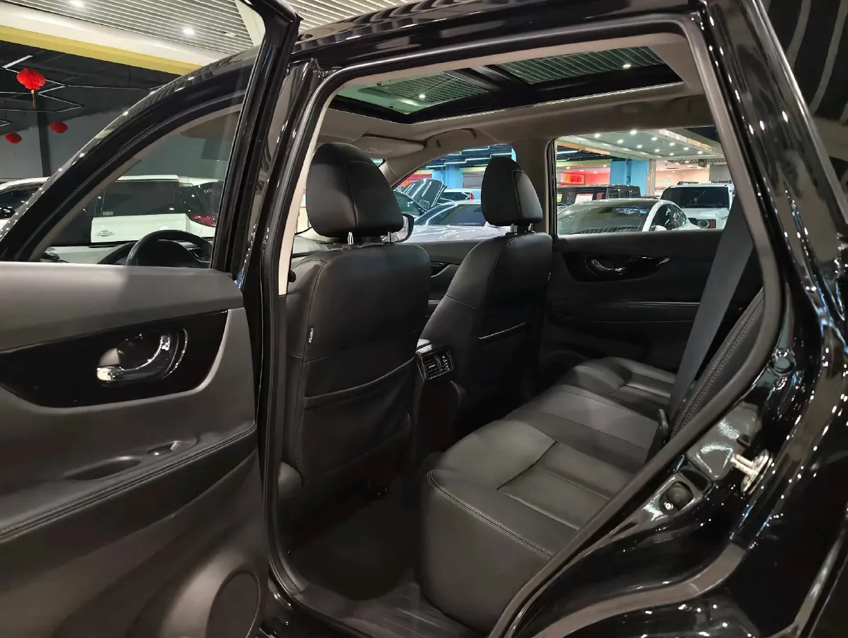 2020 Nissan X-Trail 2.0L 154HP L4 CVT,autocango,china used car exporter,china ev exporter,chinese used car exporter,chinese used ev exporter