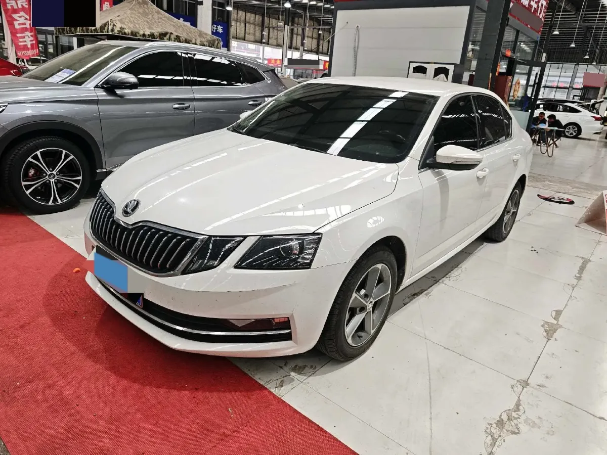 2021 Skoda Octavia 1.5L 113HP L4 6AT,autocango,china used car exporter,china ev exporter,chinese used car exporter,chinese used ev exporter