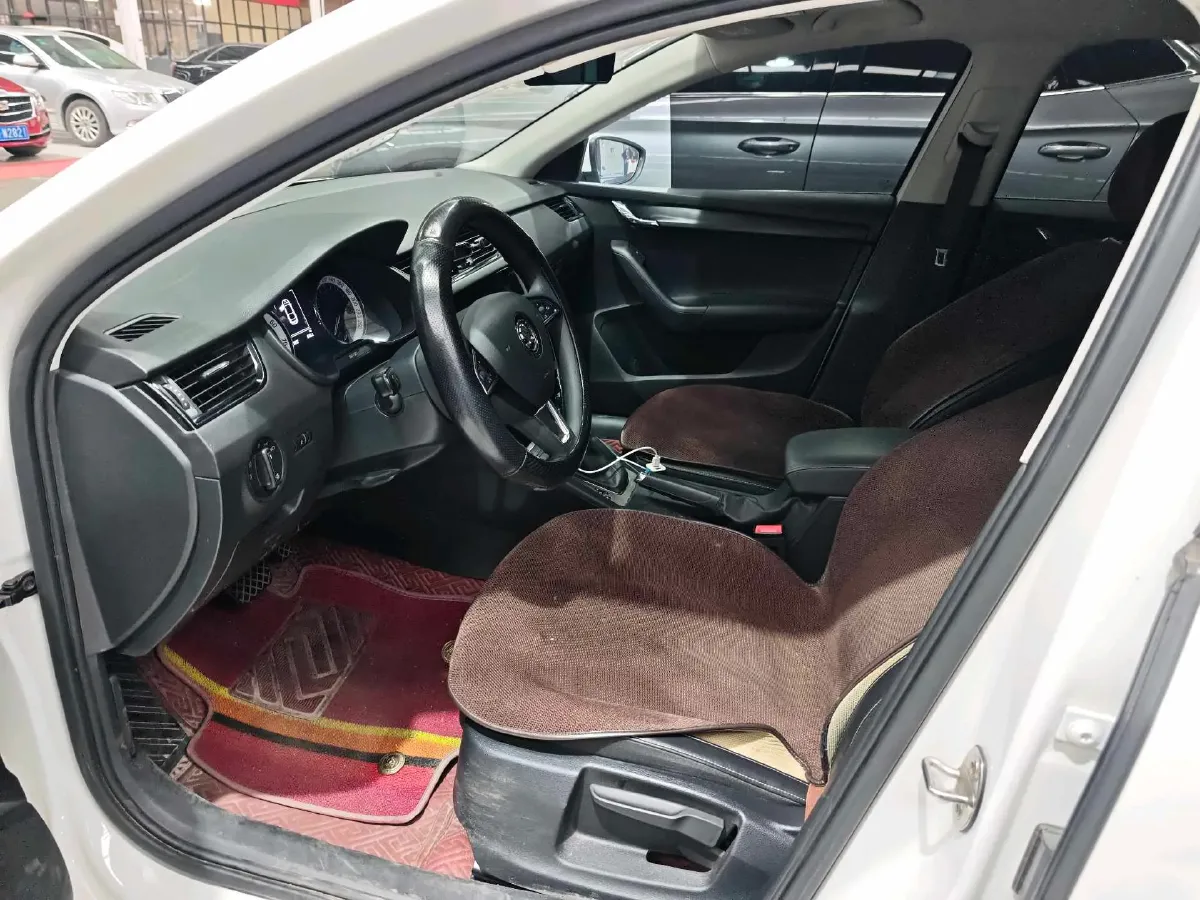 2021 Skoda Octavia 1.5L 113HP L4 6AT,autocango,china used car exporter,china ev exporter,chinese used car exporter,chinese used ev exporter