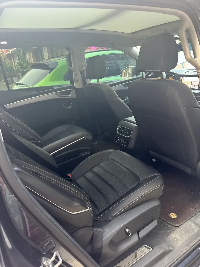 2023 Volkswagen Talagon 2.0T 220HP L4 7DCT,autocango,china used car exporter,china ev exporter,chinese used car exporter,chinese used ev exporter