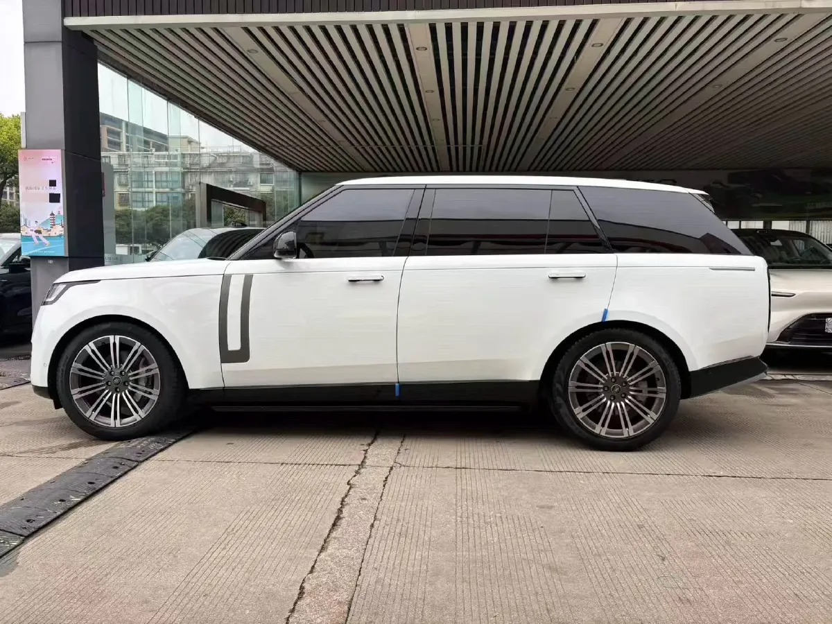 2025 Land Rover Range Rover 3.0T 400HP L6 8AT,autocango,china used car exporter,china ev exporter,chinese used car exporter,chinese used ev exporter