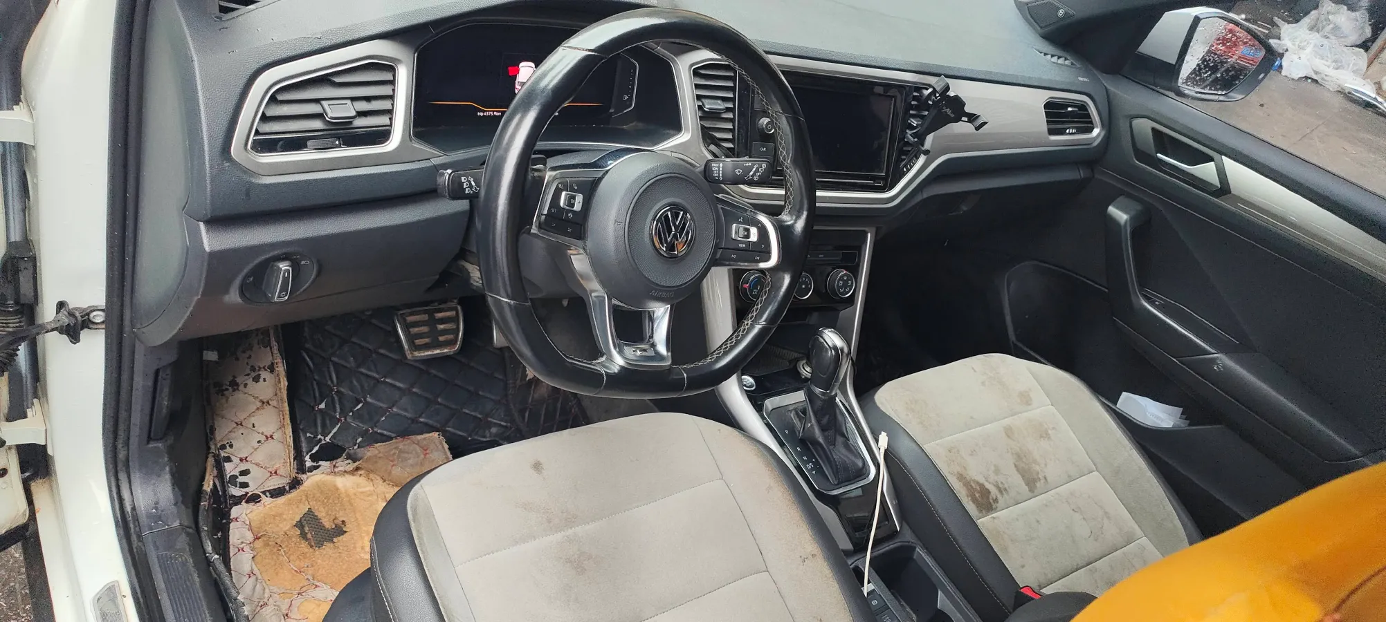 2020 Volkswagen T-Roc 1.4T 150HP L4 7DCT,autocango,china used car exporter,china ev exporter,chinese used car exporter,chinese used ev exporter