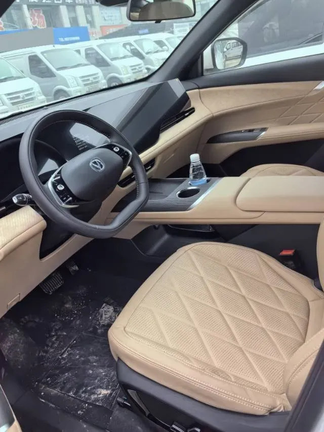 2025 ChangAn CS75 Plus 1.5T 192HP L4 8AT,autocango,china used car exporter,china ev exporter,chinese used car exporter,chinese used ev exporter