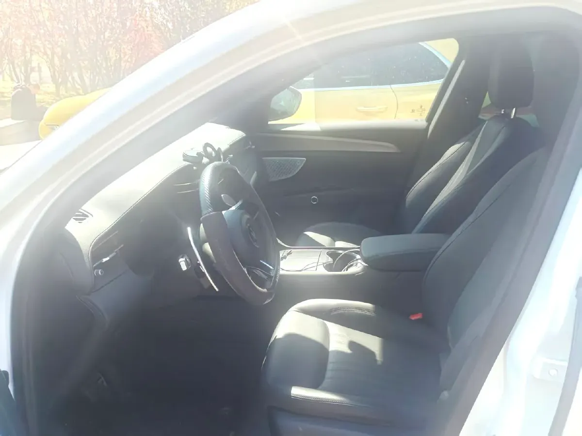 2022 Maserati Levante 2.0T 330HP L4 8AT,autocango,china used car exporter,china ev exporter,chinese used car exporter,chinese used ev exporter