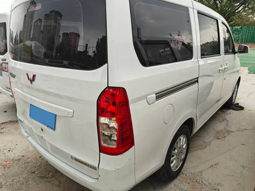 2016 WuLing RongGuang V 1.5L 112HP L4 5MT,autocango,china used car exporter,china ev exporter,chinese used car exporter,chinese used ev exporter