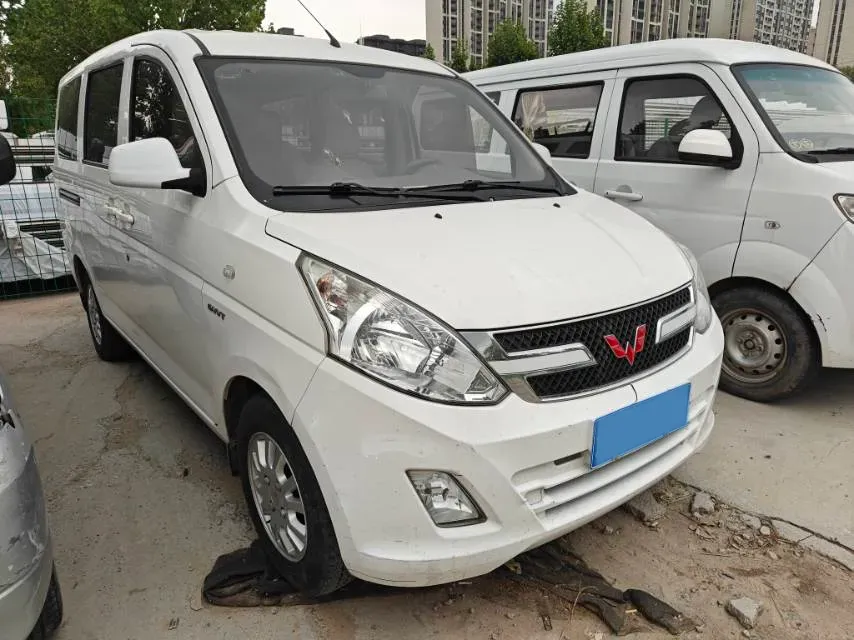 2016 WuLing RongGuang V 1.5L 112HP L4 5MT,autocango,china used car exporter,china ev exporter,chinese used car exporter,chinese used ev exporter
