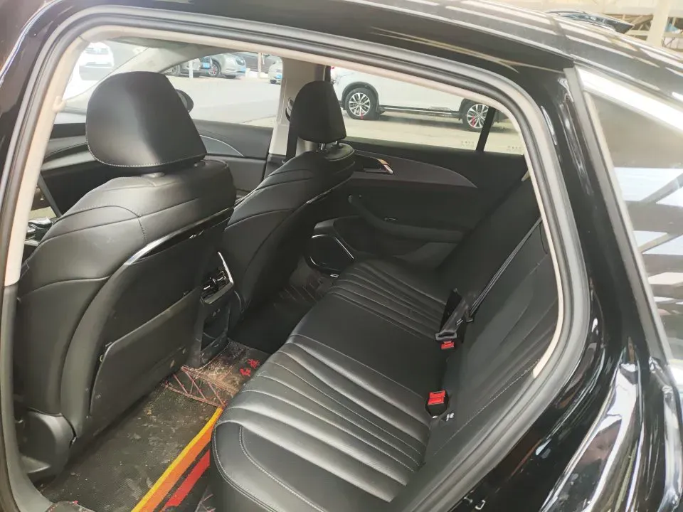 2023 HongQi H5 2.0T 224HP L4 8AT,autocango,china used car exporter,china ev exporter,chinese used car exporter,chinese used ev exporter