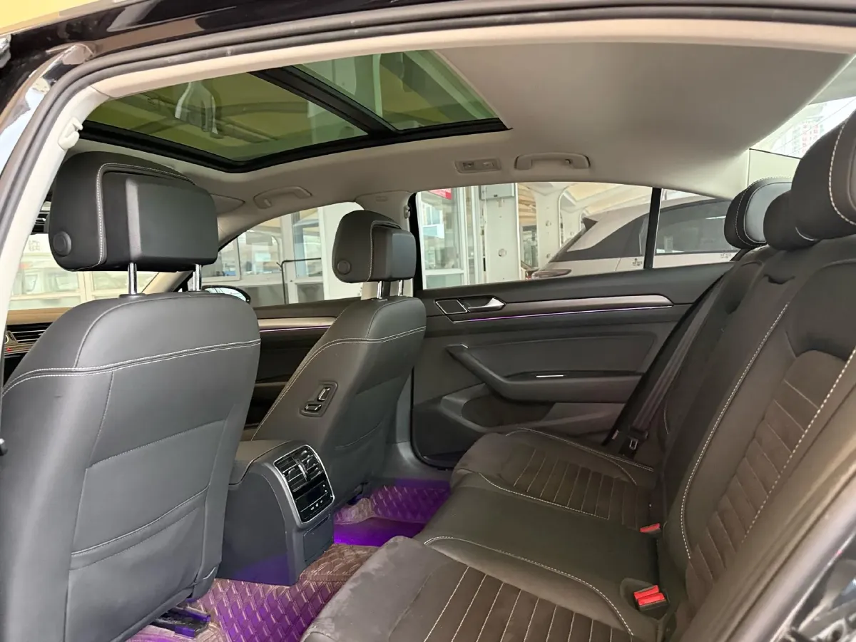 2020 Volkswagen Magotan 2.0T 186HP L4 7DCT,autocango,china used car exporter,china ev exporter,chinese used car exporter,chinese used ev exporter