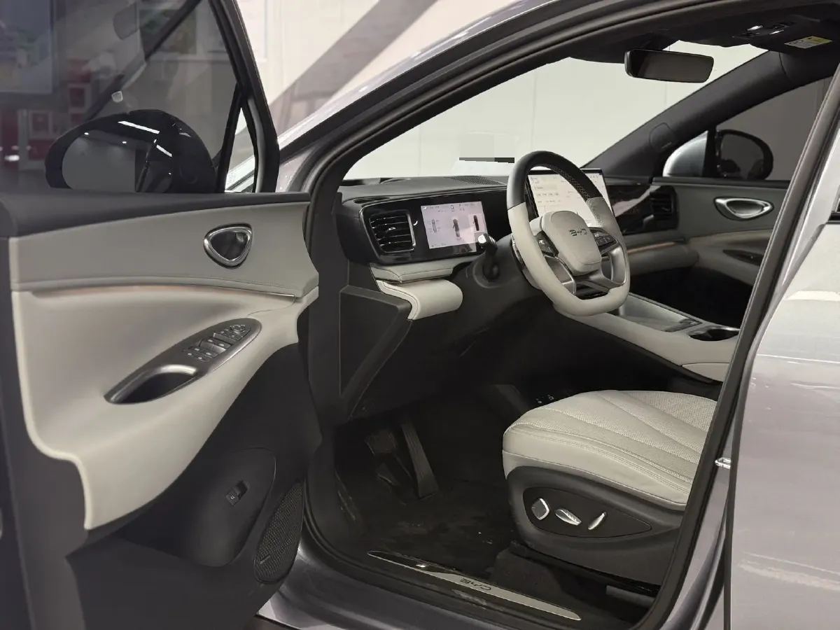 2025 LanDian E5 PLUS 1.5L 95HP L4 E-CVT PHEV,autocango,china used car exporter,china ev exporter,chinese used car exporter,chinese used ev exporter