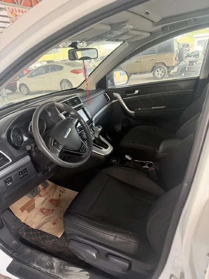 2019 Haval M6 1.5T 150HP L4 7DCT,autocango,china used car exporter,china ev exporter,chinese used car exporter,chinese used ev exporter