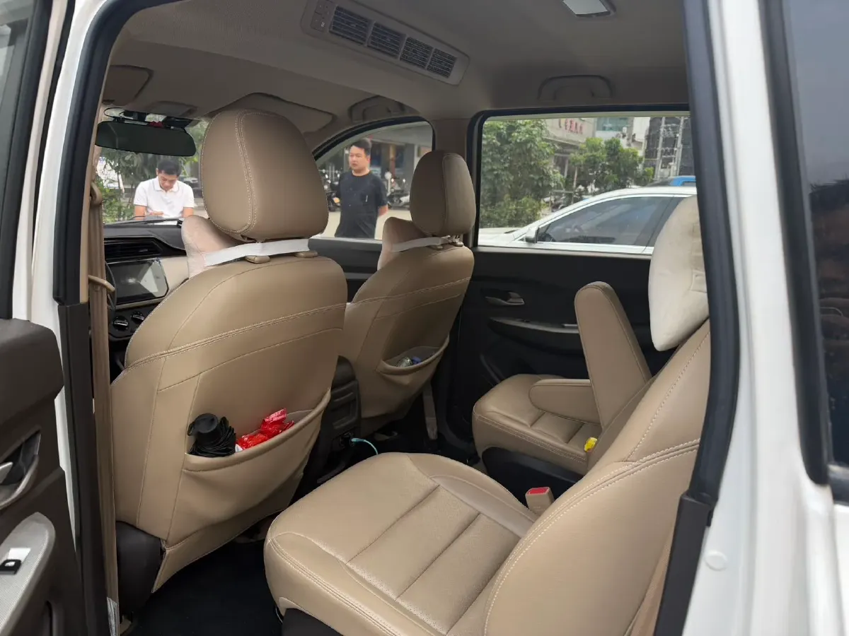2019 WuLing HongGuang 1.5L 99HP L4 6MT,autocango,china used car exporter,china ev exporter,chinese used car exporter,chinese used ev exporter