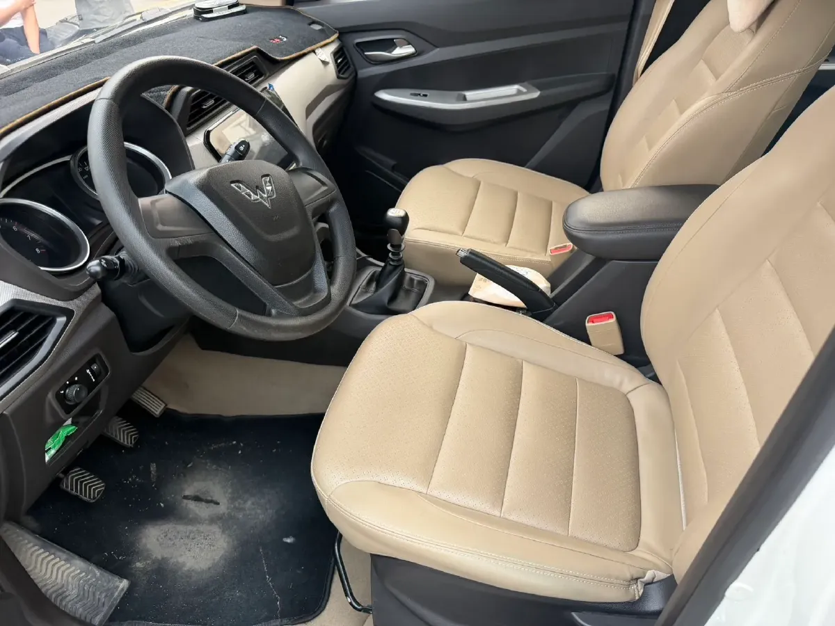 2019 WuLing HongGuang 1.5L 99HP L4 6MT,autocango,china used car exporter,china ev exporter,chinese used car exporter,chinese used ev exporter