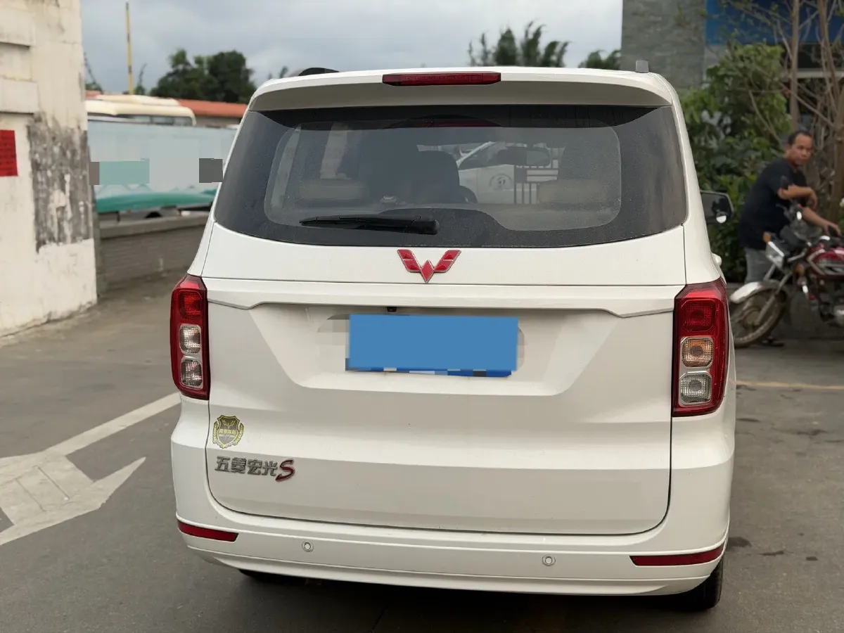 2019 WuLing HongGuang 1.5L 99HP L4 6MT,autocango,china used car exporter,china ev exporter,chinese used car exporter,chinese used ev exporter