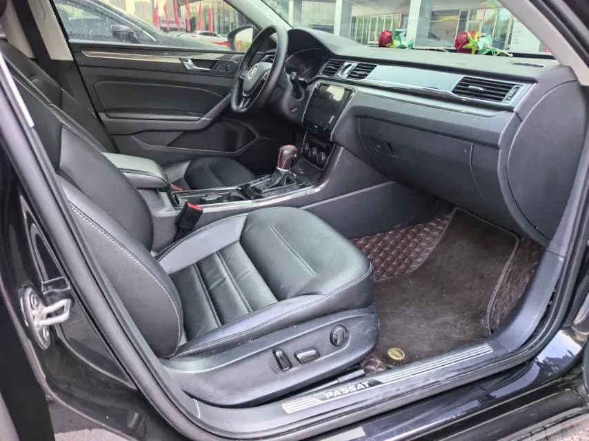 2017 Volkswagen Passat 1.8T 180HP L4 7DCT,autocango,china used car exporter,china ev exporter,chinese used car exporter,chinese used ev exporter