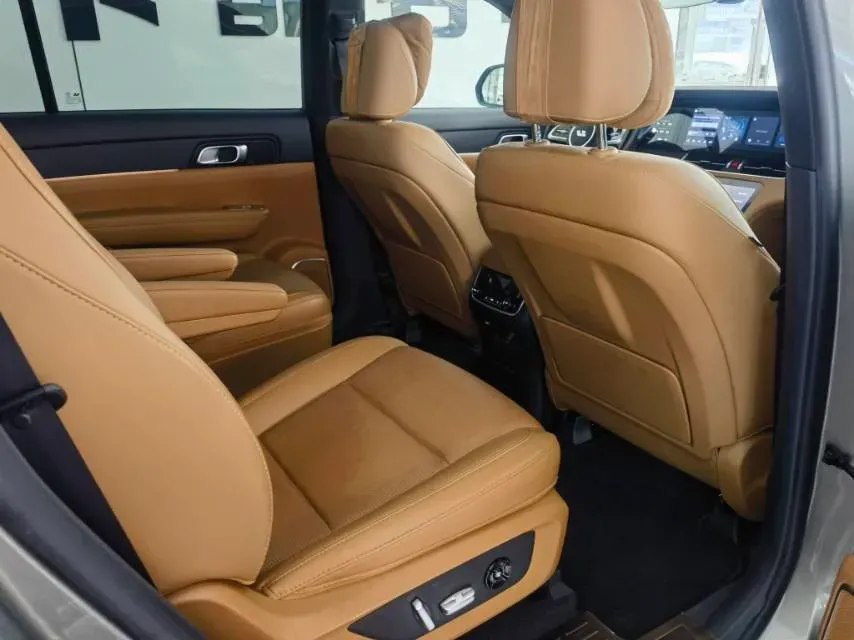 2021 Li ONE Range Extended 131HP REEV 40.5KWH,autocango,china used car exporter,china ev exporter,chinese used car exporter,chinese used ev exporter