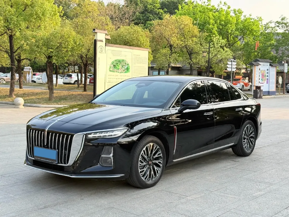 2023 HongQi H5 2.0T 224HP L4 8AT,autocango,china used car exporter,china ev exporter,chinese used car exporter,chinese used ev exporter