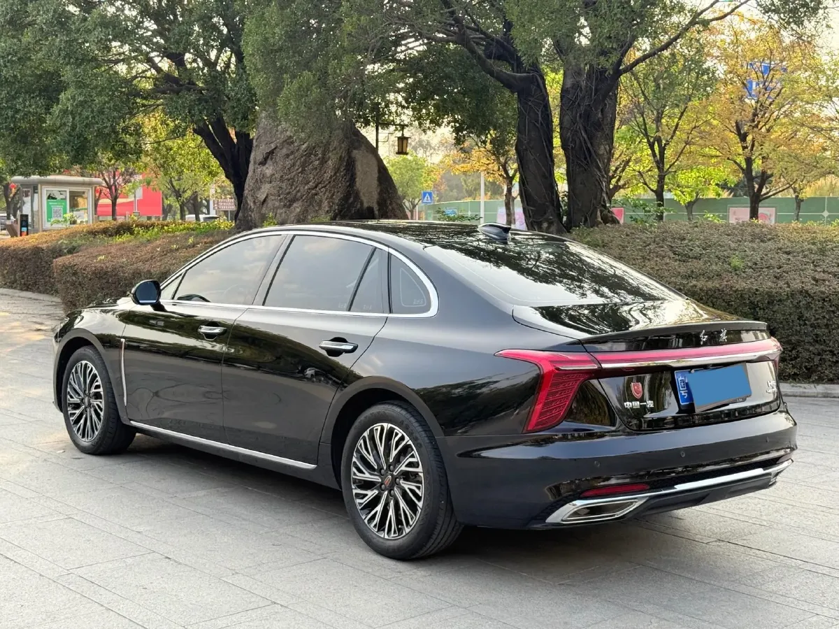 2023 HongQi H5 2.0T 224HP L4 8AT,autocango,china used car exporter,china ev exporter,chinese used car exporter,chinese used ev exporter