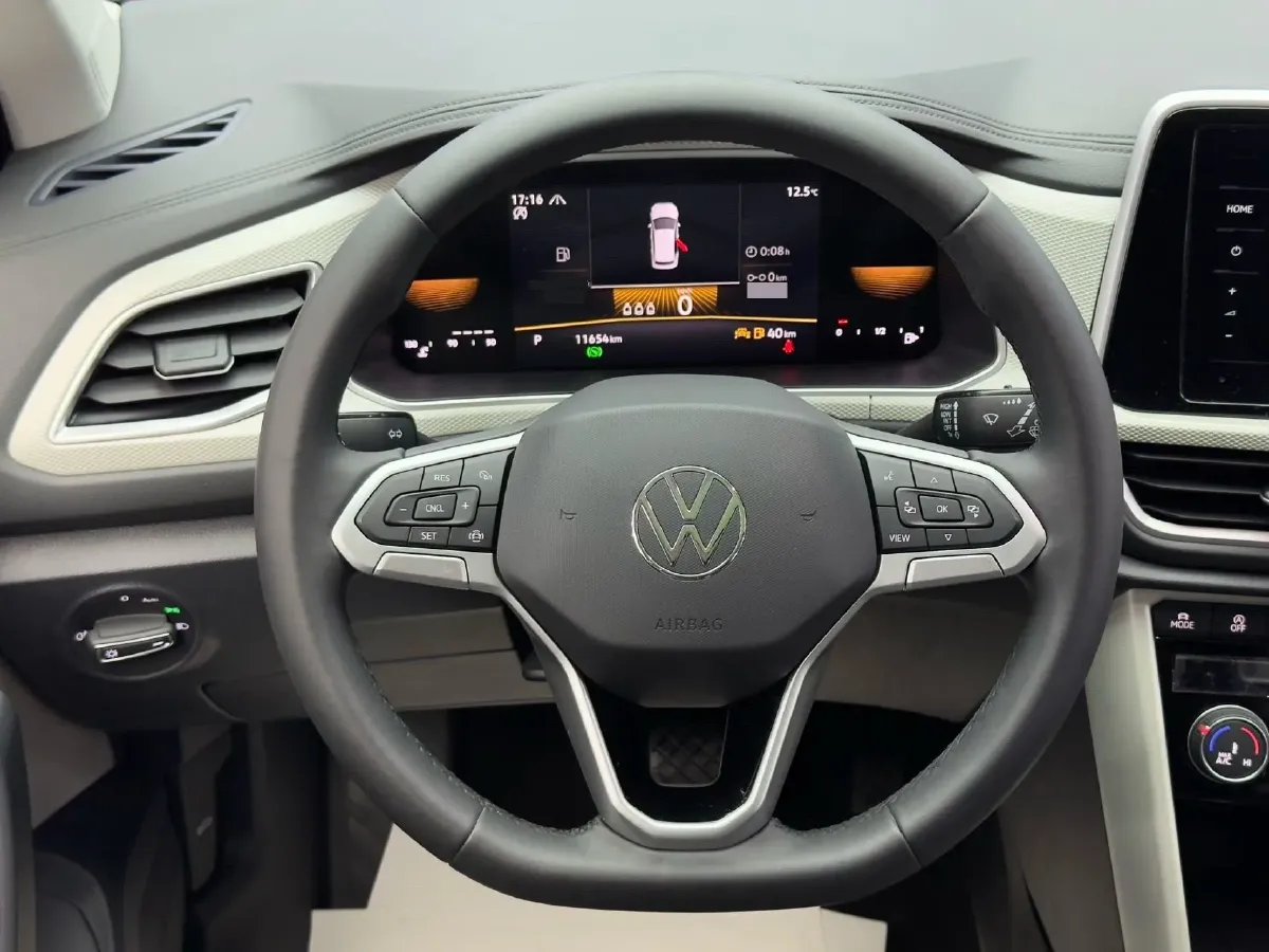 2023 Volkswagen T-Roc 1.4T 150HP L4 7DCT,autocango,china used car exporter,china ev exporter,chinese used car exporter,chinese used ev exporter