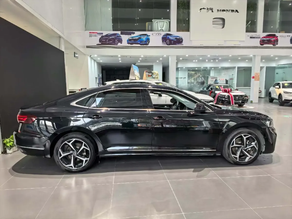 2023 Volkswagen Passat 2.0T 186HP L4 7DCT,autocango,china used car exporter,china ev exporter,chinese used car exporter,chinese used ev exporter