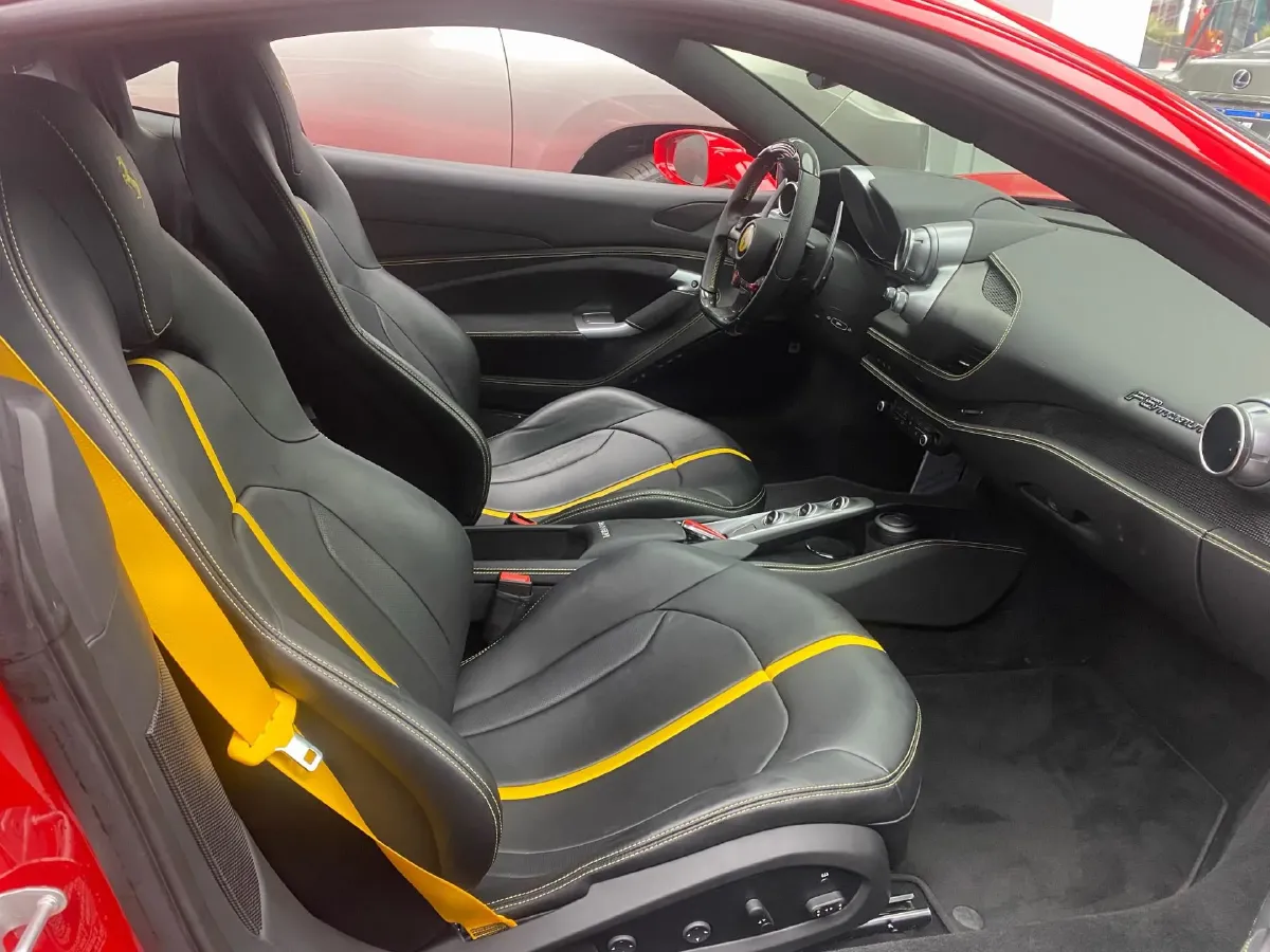 2019 Aston Martin DB11 5.2T 639HP V12 8AT,autocango,china used car exporter,china ev exporter,chinese used car exporter,chinese used ev exporter