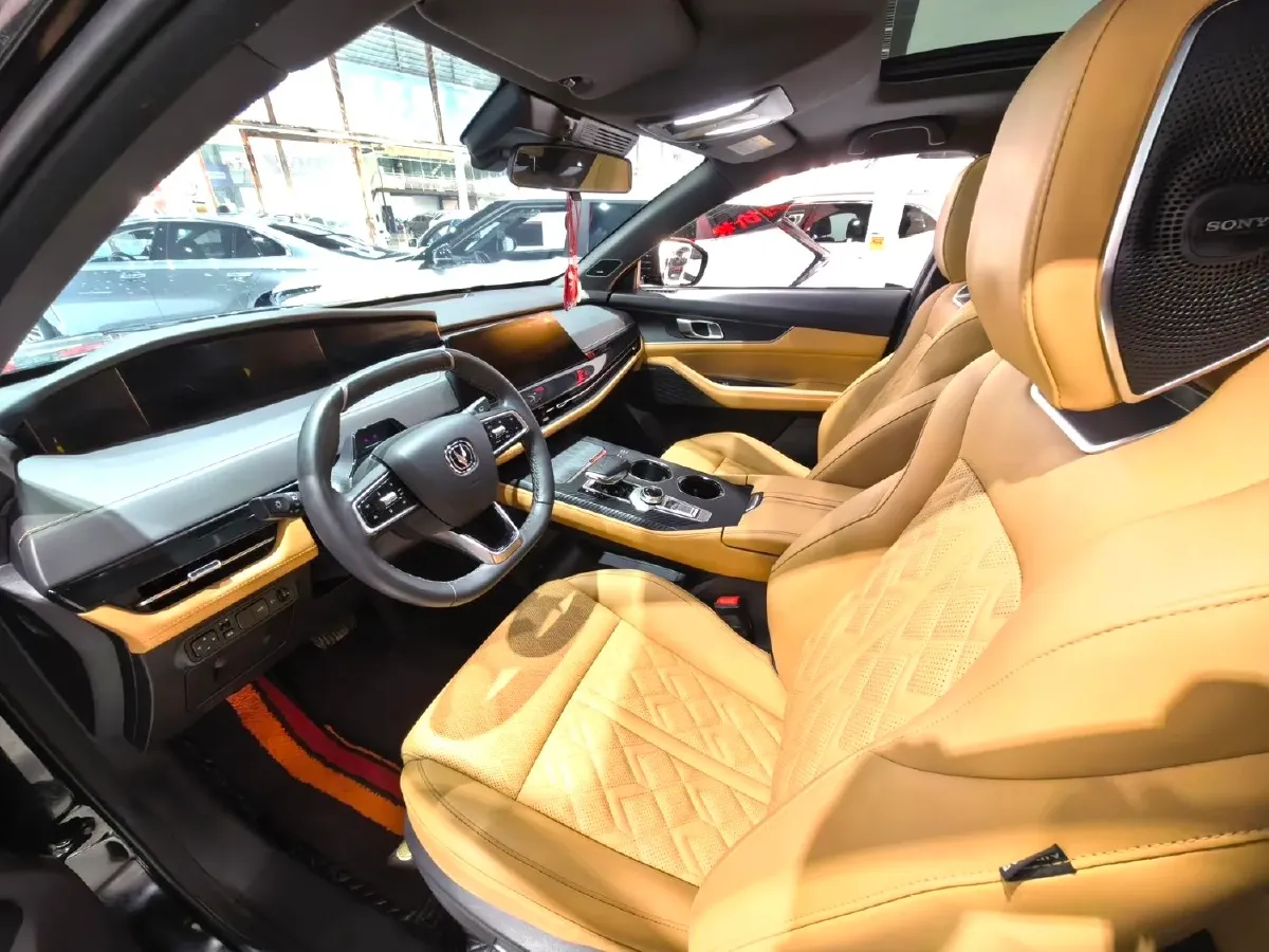 2021 ChangAn UNI-K 2.0T 233HP L4 8AT,autocango,china used car exporter,china ev exporter,chinese used car exporter,chinese used ev exporter