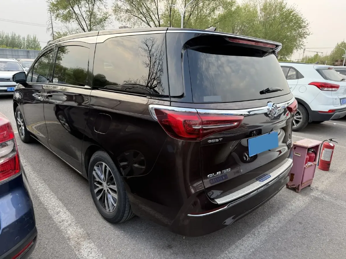 2021 Buick GL8 2.0T 237HP L4 9AT,autocango,china used car exporter,china ev exporter,chinese used car exporter,chinese used ev exporter