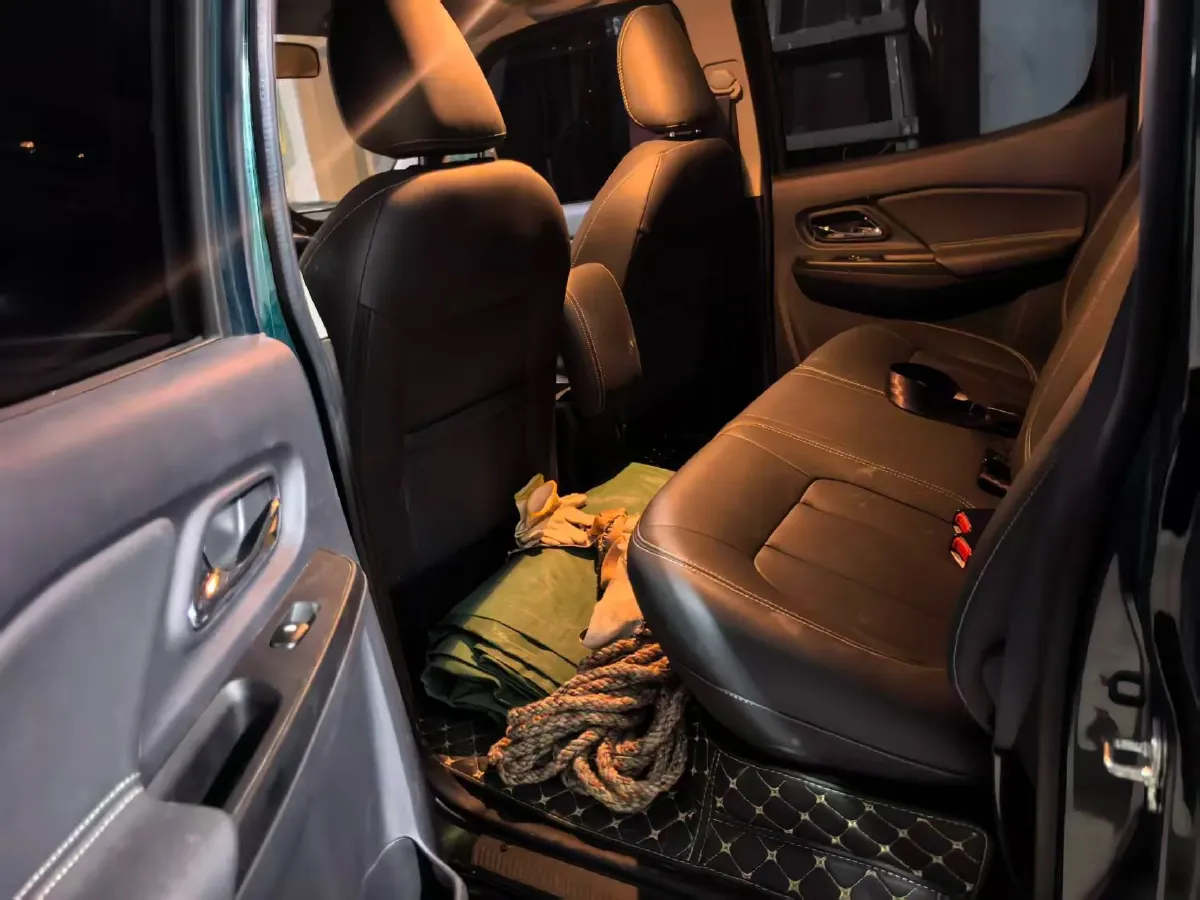 2023 Dongfeng RuiQi 6 2.3T 163HP L4 8AT,autocango,china used car exporter,china ev exporter,chinese used car exporter,chinese used ev exporter