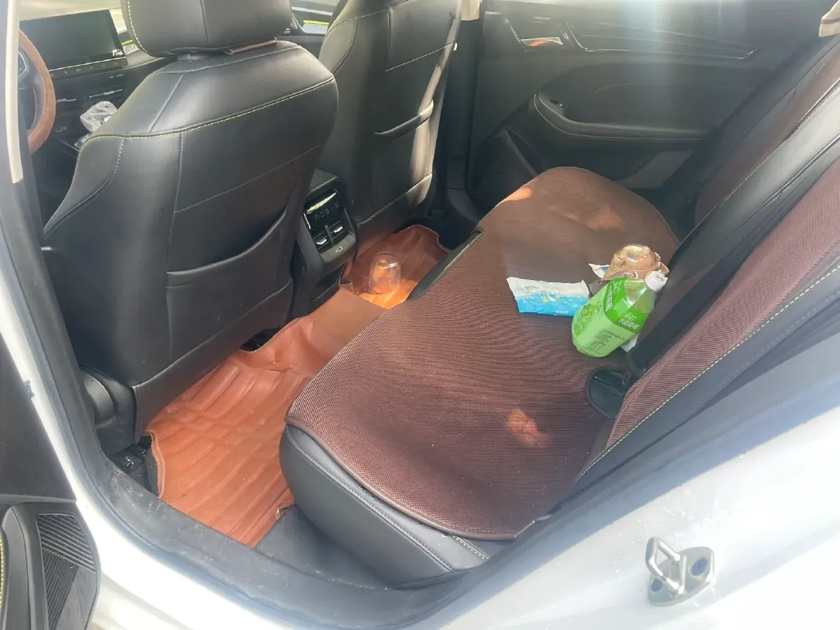 2021 Roewe i5 1.5L 120HP L4 CVT,autocango,china used car exporter,china ev exporter,chinese used car exporter,chinese used ev exporter