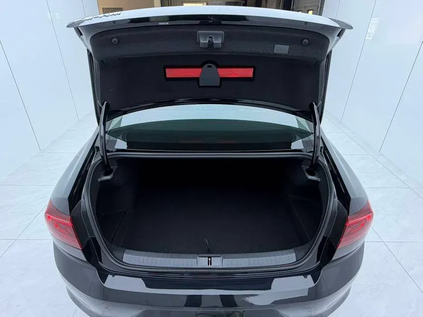 2025 Volkswagen Magotan 1.4T 150HP L4 7DCT,autocango,china used car exporter,china ev exporter,chinese used car exporter,chinese used ev exporter