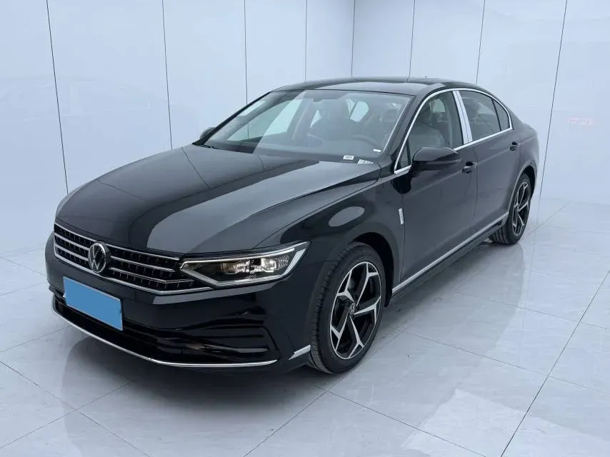 2025 Volkswagen Magotan 1.4T 150HP L4 7DCT,autocango,china used car exporter,china ev exporter,chinese used car exporter,chinese used ev exporter