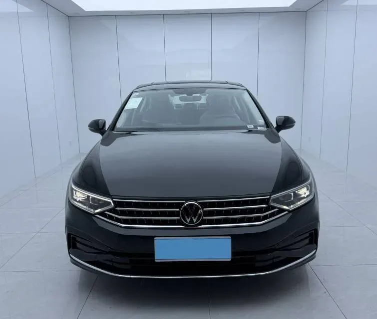 2025 Volkswagen Magotan 1.4T 150HP L4 7DCT,autocango,china used car exporter,china ev exporter,chinese used car exporter,chinese used ev exporter