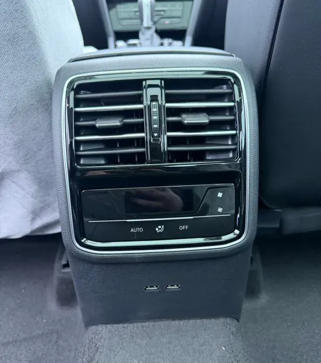 2025 Volkswagen Magotan 1.4T 150HP L4 7DCT,autocango,china used car exporter,china ev exporter,chinese used car exporter,chinese used ev exporter