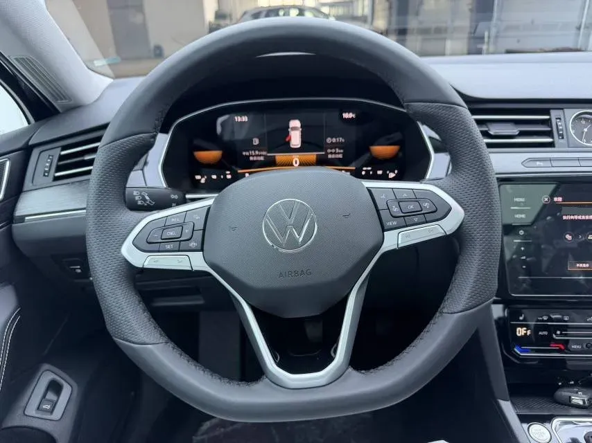 2025 Volkswagen Magotan 1.4T 150HP L4 7DCT,autocango,china used car exporter,china ev exporter,chinese used car exporter,chinese used ev exporter