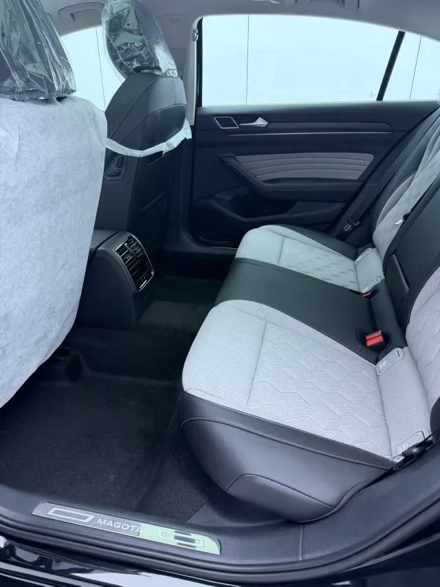 2025 Volkswagen Magotan 1.4T 150HP L4 7DCT,autocango,china used car exporter,china ev exporter,chinese used car exporter,chinese used ev exporter